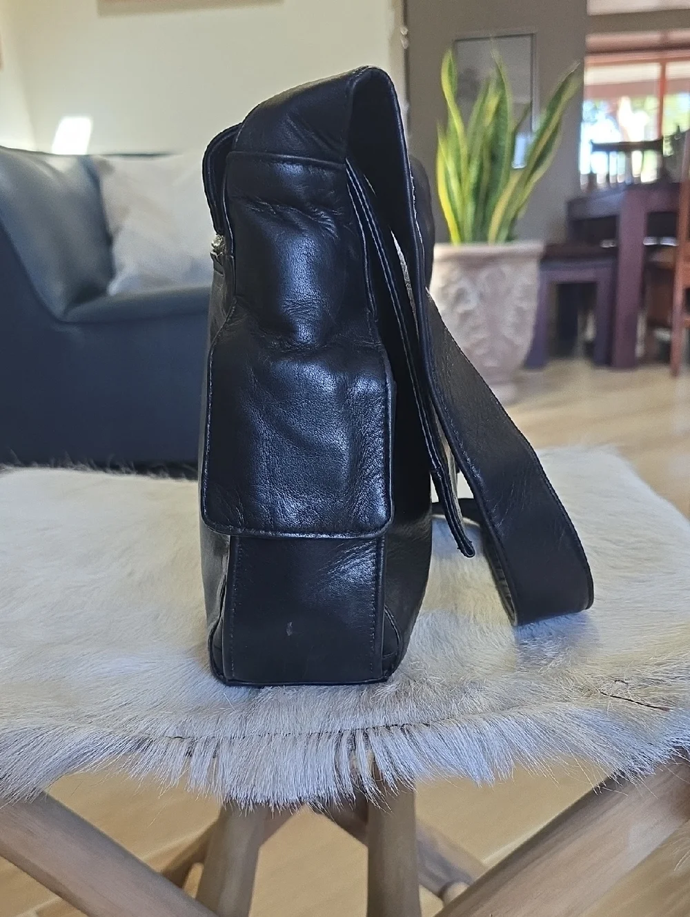 Leather Shoulder Bag - Picture 4 of 9